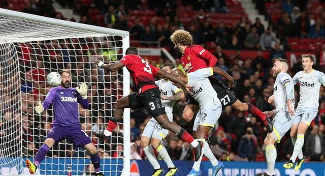  狼队主场不敌布莱顿陷入保级泥潭