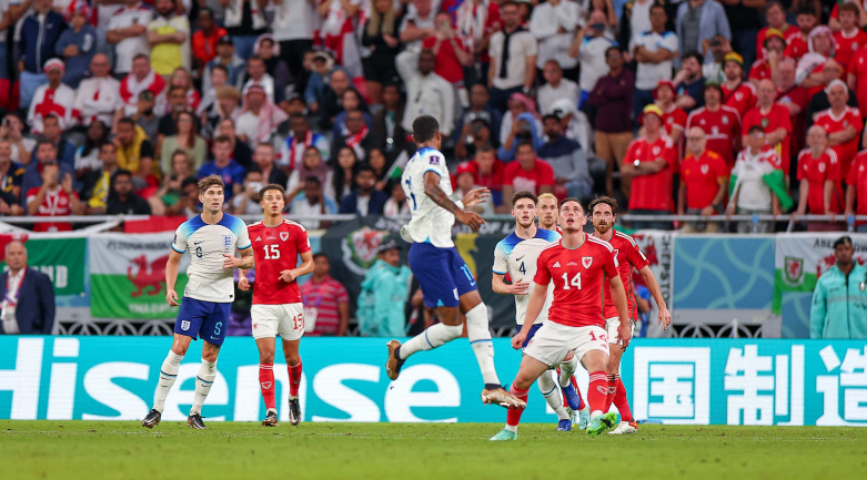  汉堡德比战火花四溅，双方激战成平各取一分