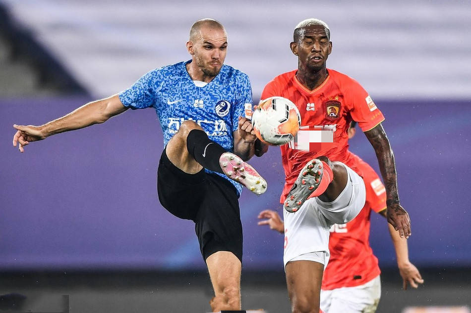  马赛客场惊险取胜，紧追榜首保持悬念